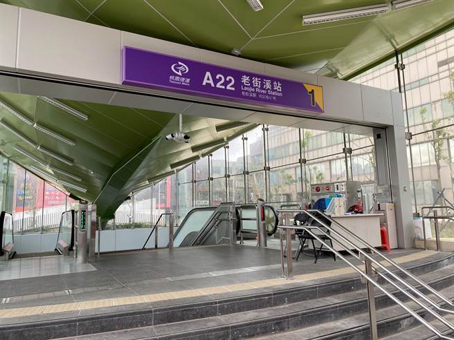 机捷A22老街溪站预计明年7月通车启用。（蔡明亘摄）