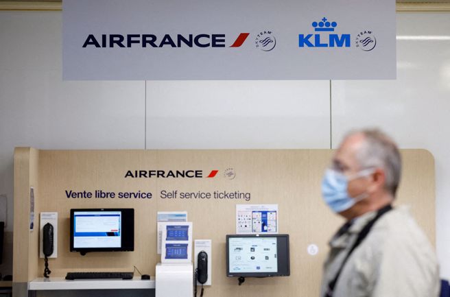 法國衛生官員表示，目前還沒有必要針對中國的新冠疫情擴大來實施對中國旅客的入境防疫管制，但這可能隨時都會改變。（圖／路透）