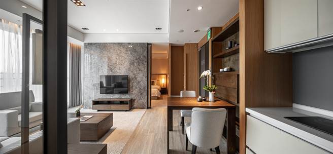 「蕴泉庄」主打全馆套房式设计，房型格局宛如住家，房间宽敞。(蕴泉庄提供)