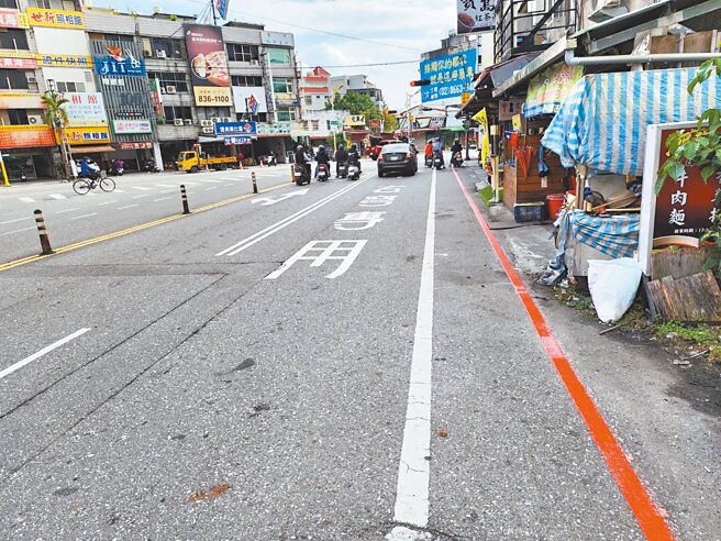 花蓮市中山路、建國路口車禍頻傳，警方9月底啟用科技執法卻引發爭議。（花蓮縣警察局提供／羅亦晽花蓮傳真）