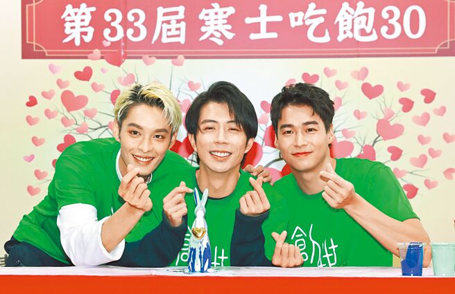 曹佑寧（左起）、廖允杰、林敬伦昨出席公益活动。（陈俊吉摄）