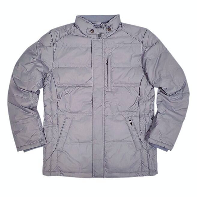 SOGO忠孝馆WOLSEY羽绒外套，原价1万800元，特价5400元，限量20件。（SOGO提供）