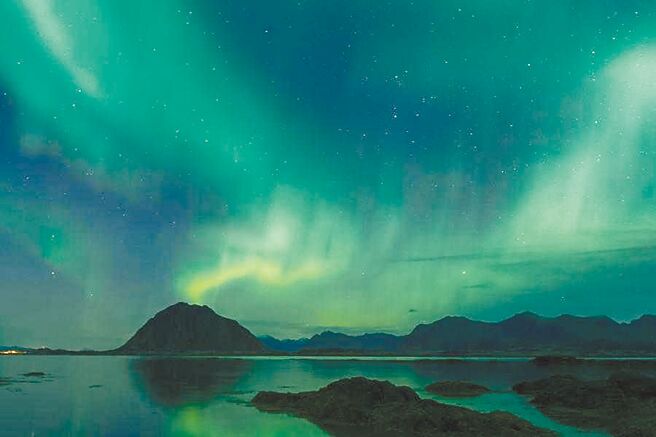 和平船「太平洋世界号」追寻极光、马丘比丘，环游世界108天。（摘自东南旅游官网）