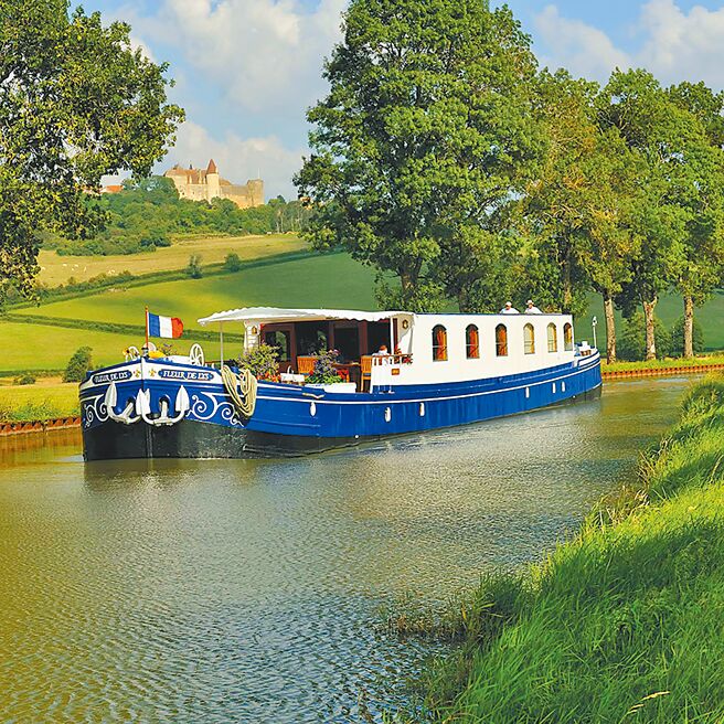 法国香槟运河之旅为2023全新启航的河轮，以每小时5公里的速度漫游香槟区沿岸景观。（Belmond提供）