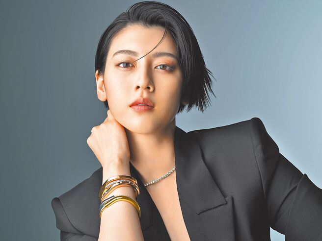 三吉彩花是Tiffany首位日本大使，散发动人之美，盼能传递品牌精神。（Tiffany&Co.提供）