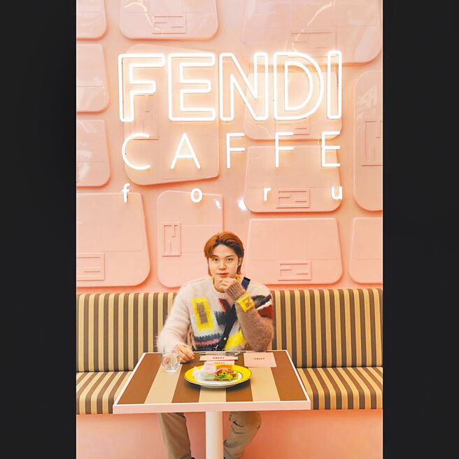 矶村勇斗赴FENDI快闪店，穿搭有型，展现时尚风格。 （摘自矶村勇斗IG）