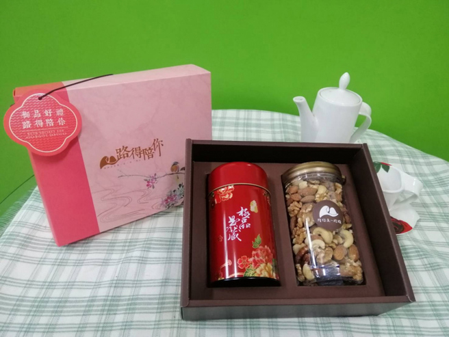 品茗聚福礼盒。（图／桃园市政府社会局）

