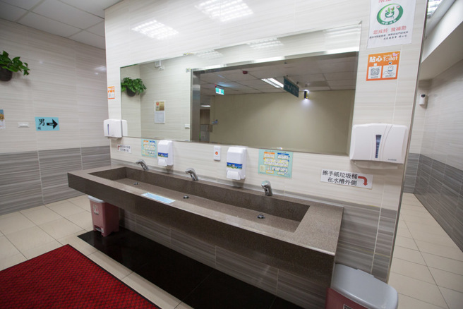 打造北市优质、安全、友善公厕。(图／臺北市环保局提供)
