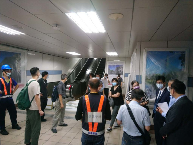 新設電扶梯啟用前須經過嚴謹查驗程序 （圖為忠孝復興站4號出入口）。(圖／臺北市捷運工程局)

