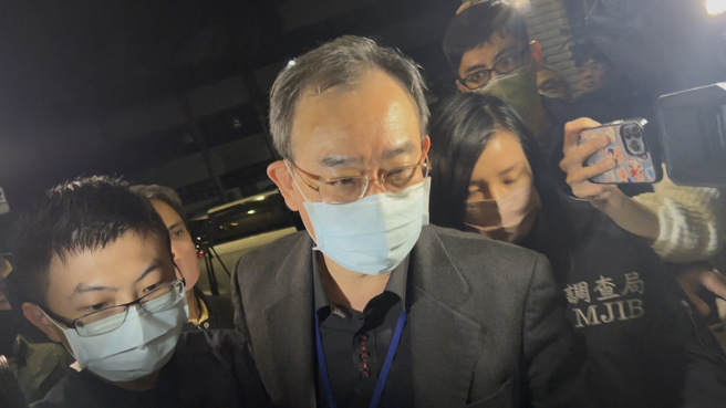 高端及母公司基亚涉内线交易，董座张世忠30万交保。(翻摄画面)
