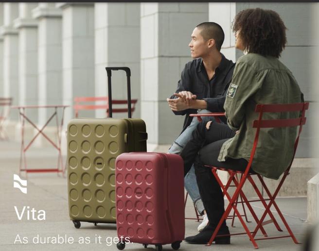 買好新行李箱準備出國去！ 大容量、輕量、耐撞最方便血拼旅行。（京站提供）
