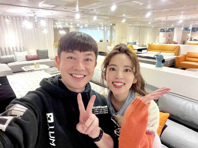 李明川（左）YT頻道推新企劃，首集邀阿諾當來賓。（李明川提供）