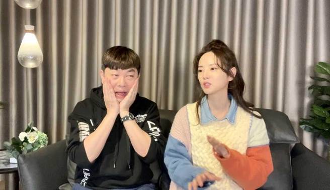 李明川（左）被阿諾的話惹哭。（翻攝「李明川在這啦」YT頻道）