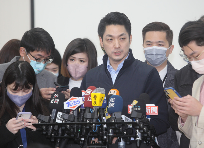 台北市長蔣萬安今上午前往聯合醫院和平院區視察，會前受訪。（張鎧乙攝）