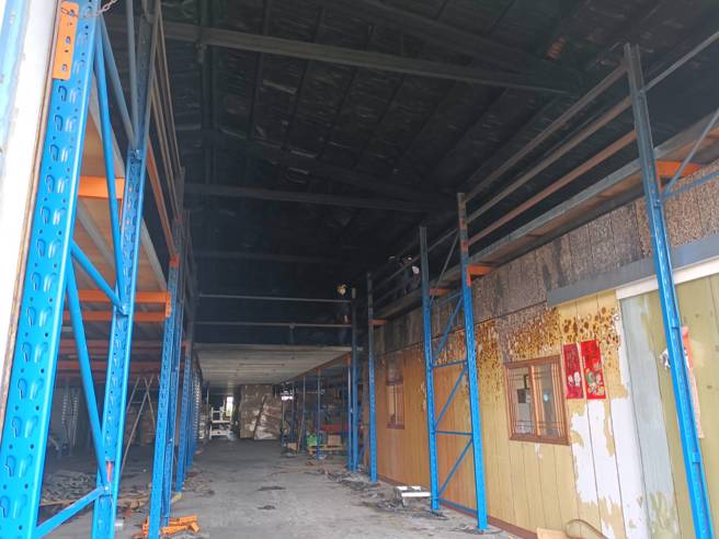 丰原违建工厂大火酿4死火源找到， 疑现场工人「电銲火星」引燃挥发溶剂。(陈淑娥摄)