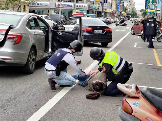 苗栗警分局29日举行金融机构防抢演练。（苗栗警分局提供／谢明俊苗栗传真）