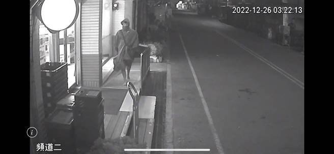 芳苑某超商出现雨衣大盗持刀抢钱，3天内被逮捕。（芳苑警分局提供／吴敏菁彰化传真）