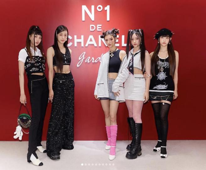 New Jeans出道隔日变出席香奈儿快闪店活动。（摘自New Jeans IG）