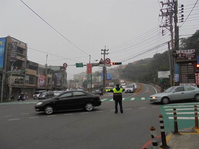 元旦连假将至，桃园市龙潭警分局针对辖内热门游憩景点规画交通管制措施。（翻摄画面／蔡明亘桃园传真）