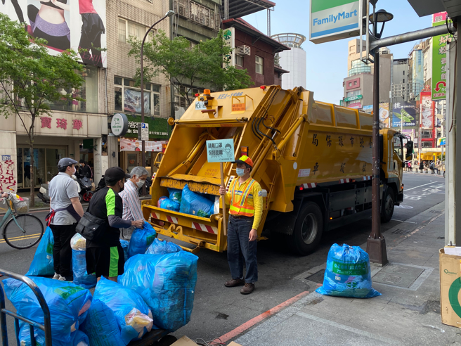 日本一名男清洁员表示，根据工作经验分享贫穷、有钱人的差异。（图／示意图，达志影像）