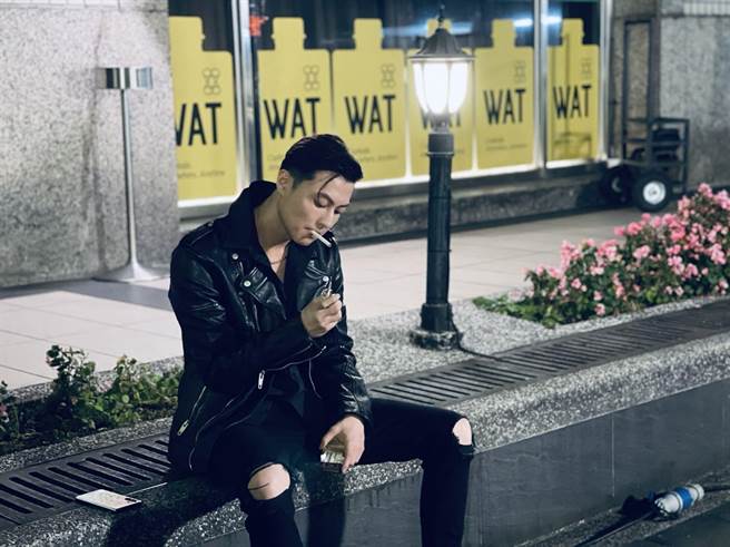 王子表示「抽菸」对他来说才是最大的挑战。（喜鹊娱乐提供）