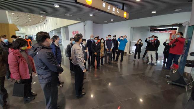 王必胜视察马祖小三通復航防疫准备。（连江县政府提供）