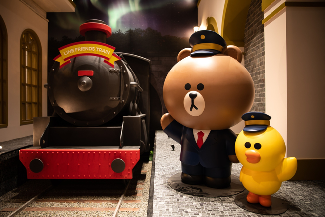 全球唯一熊大的丽宝小镇登场。(戴志扬翻摄)