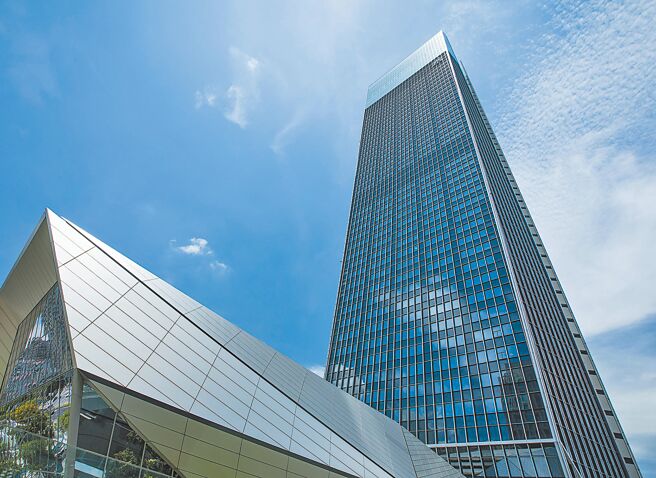 南山人壽2022年獲獎連連，共獲頒63項國內外獎項，深獲各界肯定，再創得獎高峰。（南山人壽提供）