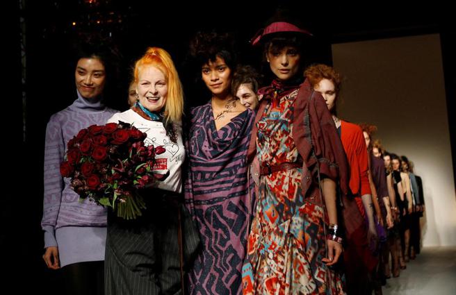 Vivienne Westwood於Vivienne Westwood Red Label2012秋冬系列謝幕。（路透）