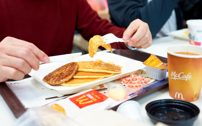 聂永真许愿「求麦当劳做1事」，引起1.8万人暴动。（图／shutterstock）