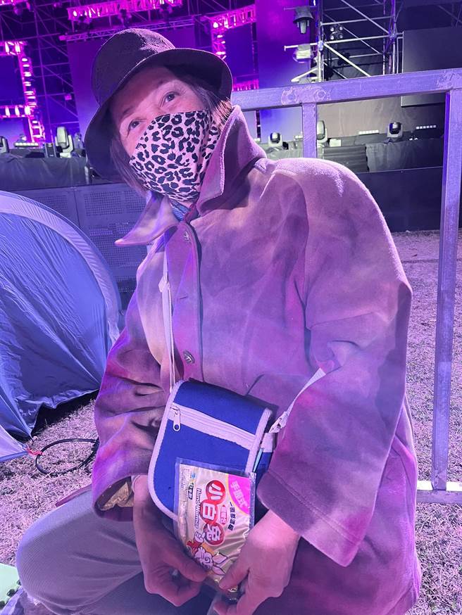 70多岁阿嬷甫从美国回台，专程追星「台南姊夫」AKIRA。(台南市政府提供／曹婷婷台南传真)