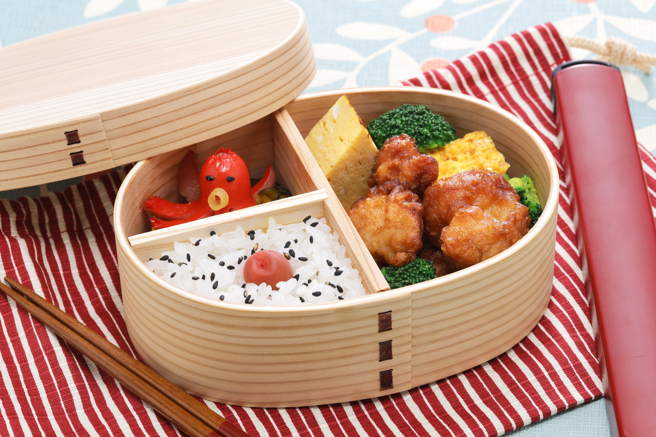 吵架隔天他一開愛妻「創意便當」哭笑不得，萬人大讚：回家記得買甜點。（示意圖／Shutterstock）