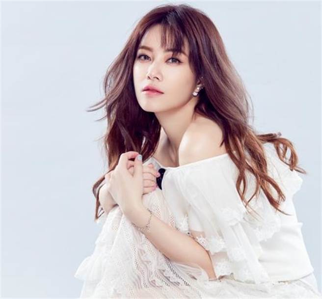 徐懷鈺強勢回歸跨年場。（三立提供）