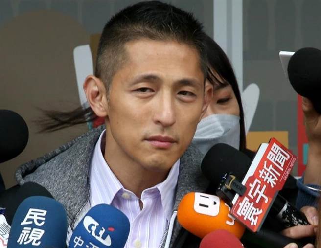 民进党台北市第3选区立委补选候选人吴怡农强调，应该要一步一步来，现在先让大家了解具体训练内容，后面才有可能扩大参与。（赵双杰摄）