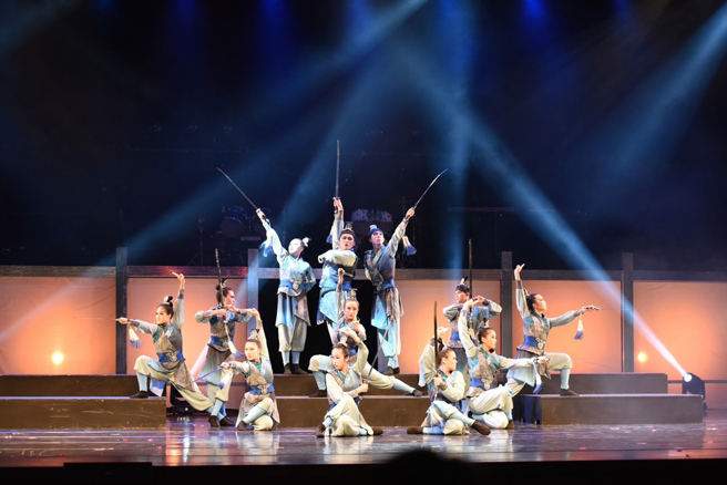 学生舞蹈比赛古典舞特优第一名。
(图／启英高中提供)
