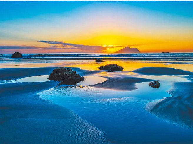 东北角暨宜兰海岸国家风景区管理处今年将在宜兰头城外澳服务区举行「曙光迎浪」活动。（东北角管理处提供／蔡雯如新北传真）
