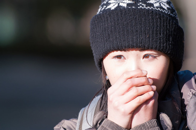 营养师表示，冬天是心血管好发的季节，平时可多吃洋葱、核桃、鱼类，有助通血路。（示意图／达志影像）