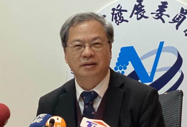 总统蔡英文上午召开国安高层会议，对于还税于民发现金或N倍券，国发会主委龚明鑫坦言，今天没有具体讨论，但不排除任何可行性。(洪凯音摄)