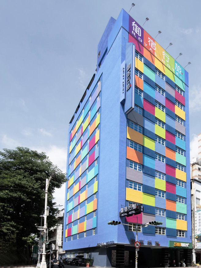 「御宿行旅雄中館」位於高雄火車站精華地，交通十分便捷。(圖／御宿旅館集團提供)

