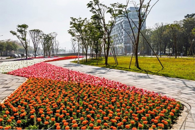 左营绿园道是民眾新春打卡好去处。(图／高雄市政府水利局提供)

