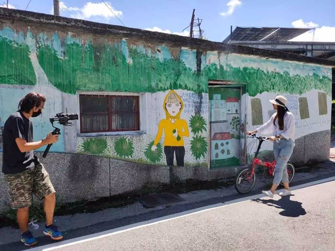 短片推广骑低碳运具，当个责任旅人。(图／花莲县环境保护局提供)


