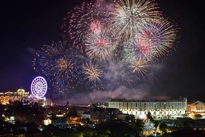 2022义大游乐世界的跨年烟火令人目不转睛。（义大提供／本报资料照）