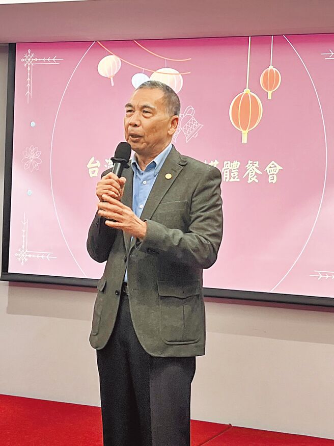 卖越多赔越惨，中油董事长李顺钦昨在媒体年终会表示，全年公司将大亏2173亿元，创下史上新高。(王玉树摄)