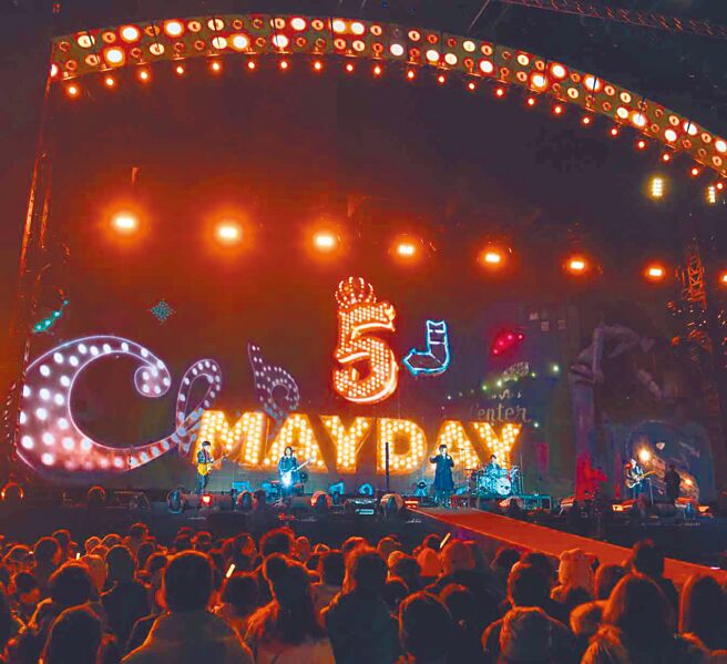 五月天桃园演唱会昨第4场顺利演出。（相信音乐提供）