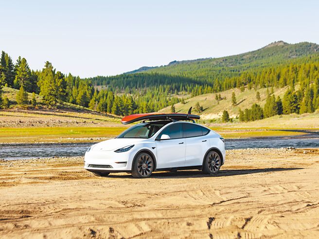 Tesla Model Y强势来袭，首批交付即刷新过往台湾电动车单月与单季挂牌纪录。（Tesla提供）