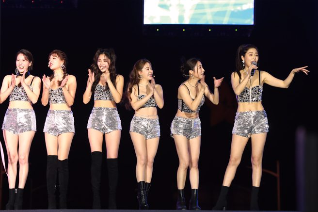 PT Girls，由左至右苏晏霈、谢京颖、杨净宇、波波蓁、张家玮、白家绮。(图／高雄市府)