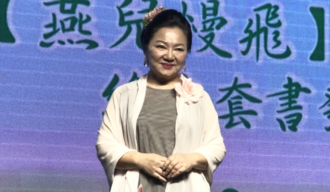 白冰冰演唱《First Love》超反差。（图／中时资料照）