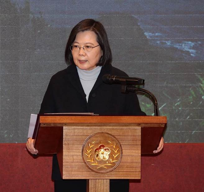 蔡英文總統今天發表元旦談話，確定「還稅於民」落空。（劉宗龍攝）