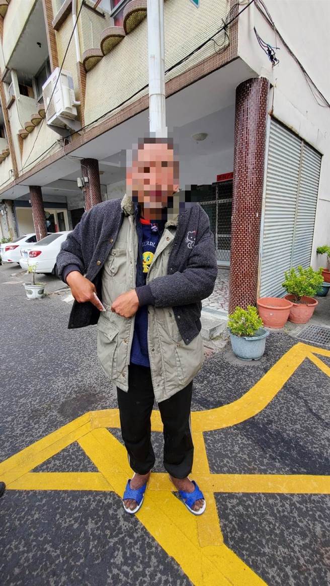 打人男子供称因肚子饿讨东西吃，与民眾起口角引起。（警方提供）