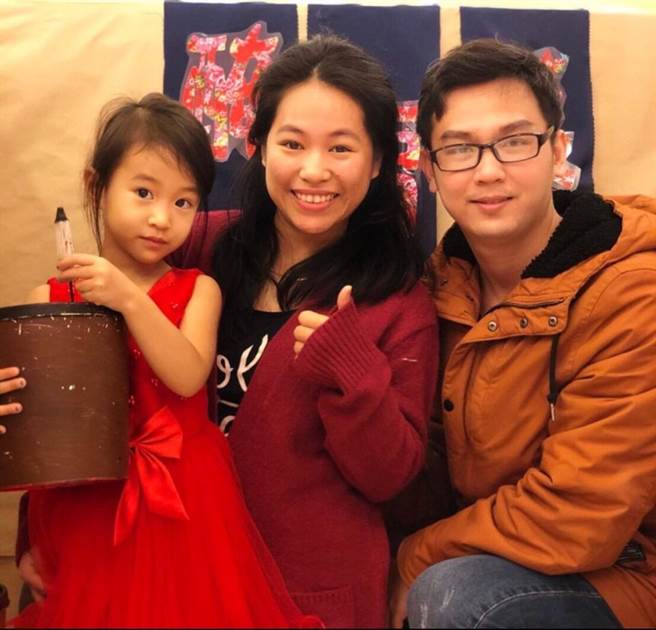 越南新住民陶氏儿容和台灣先生陳子強的育兒秘訣是「唯有耐心的陪伴，才能許孩子一個圓滿的未來」。（移民署提供）